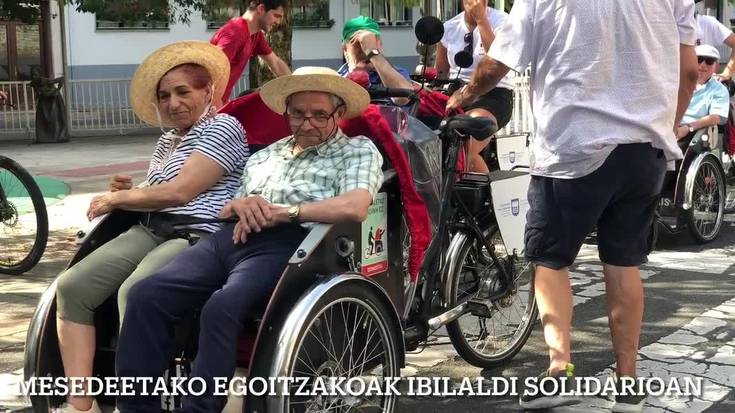 Trizikloan paseatzen
