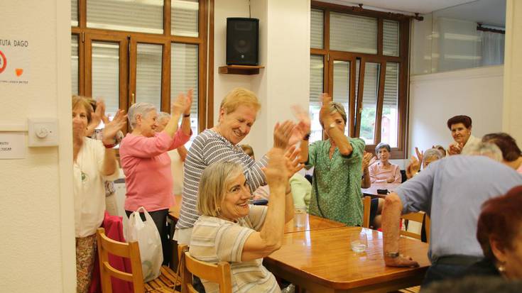 Jatordu gozoa eta giro bikaina Itxaropena elkartean