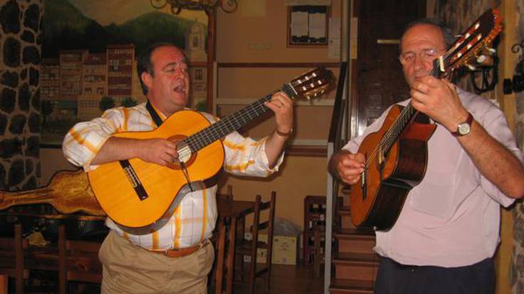 Duo Plaentxik salgai jarri du bere diskoa