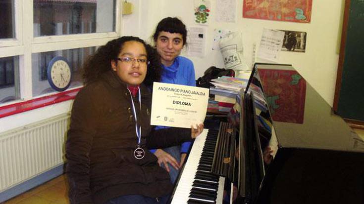 Abigail Montserratek brontzezko domina eskuratu du Andoaingo VI Piano Jaialdian