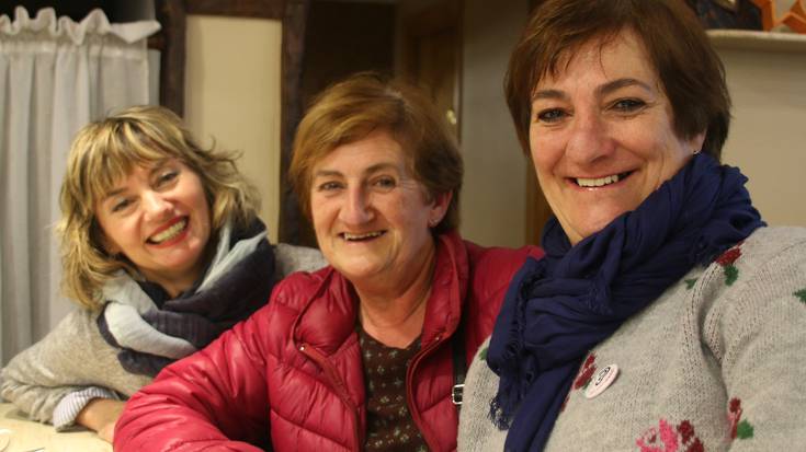Bea, Inma eta Pili: "Lehen erdaraz egiten genuen gure artean eta orain euskaraz"