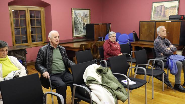 Pentsioak 1.080 euroraino osatzeko eskaera egiten duen mozioa onartuta