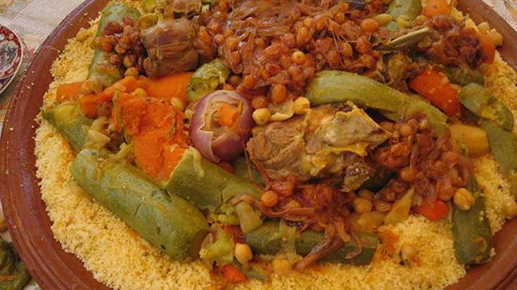 Kulturarteko afari-merienda antolatu dute biharko gaztetxean