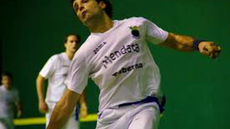 Euskal ligako pelota txapelketa eta pala partidua frontoian