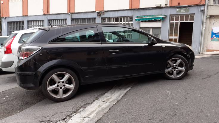 Hainbat egunez, autoa traban